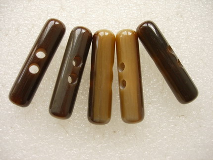 LU26 50mm Natural Lucite/Resin Toggle Horn 2 Holes Buttons 5pcs