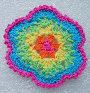 CR15 Crochet Applique Motif Rainbow Flower Sewing Trim 5pcs