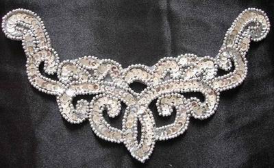 NK10 Necklace Sequin Bead Applique Silver